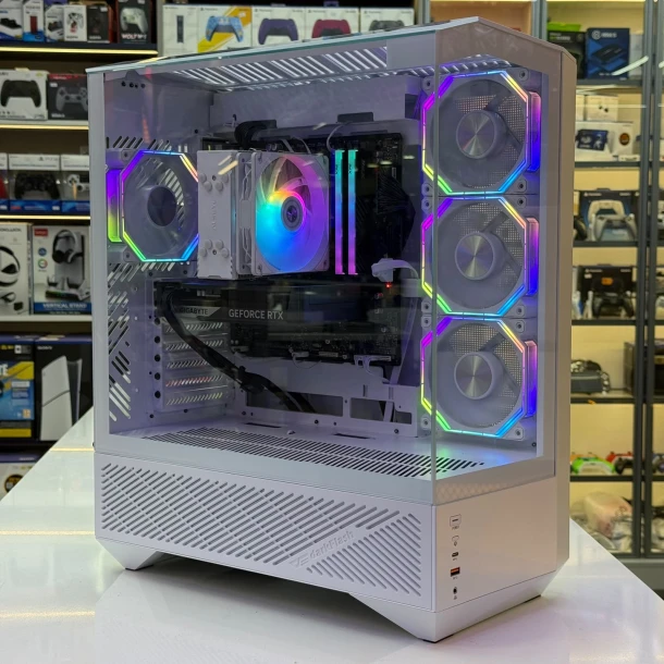 PC - i5 / 16GB / RTX 5060