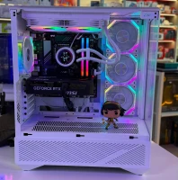 PC - i7 / 32GB / RTX 5070